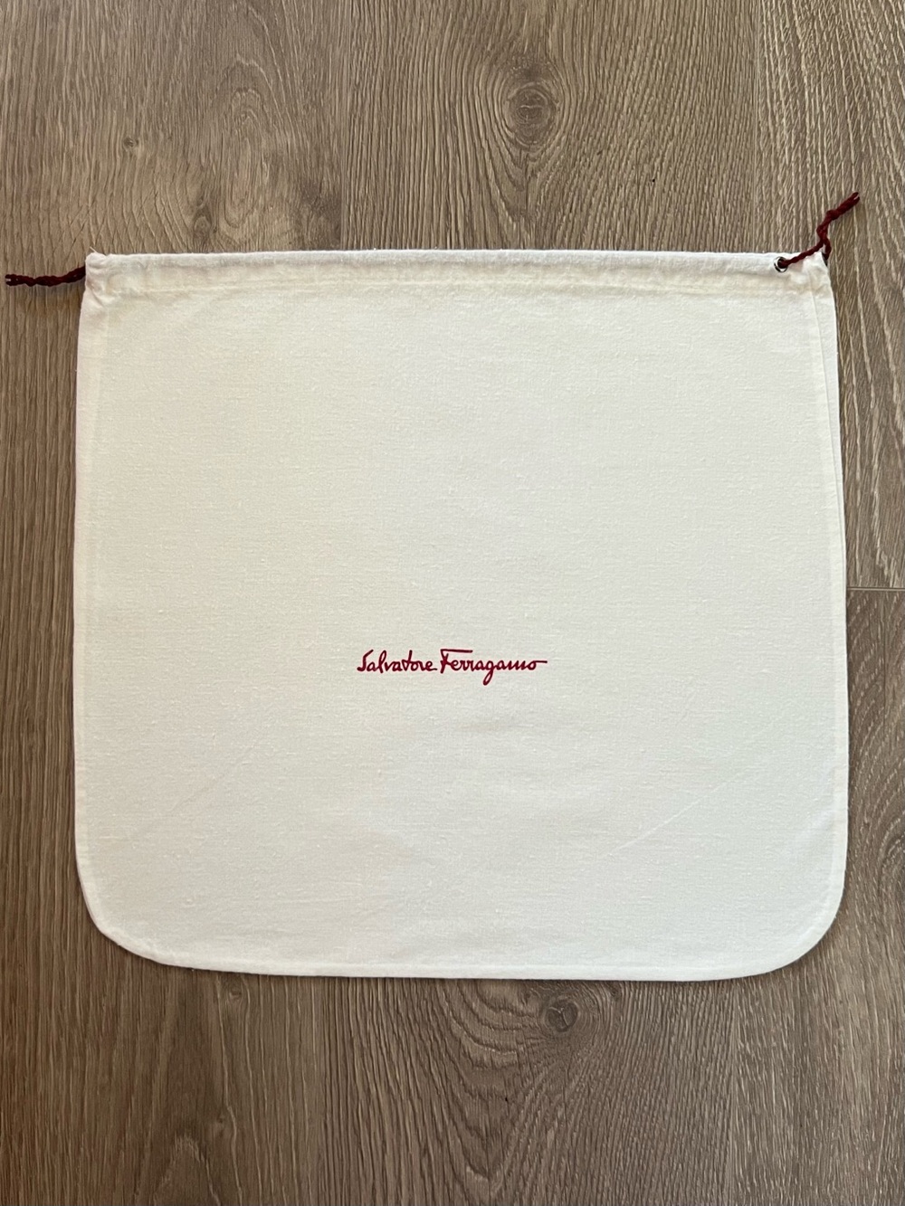Ferragamo dust bag (C566)